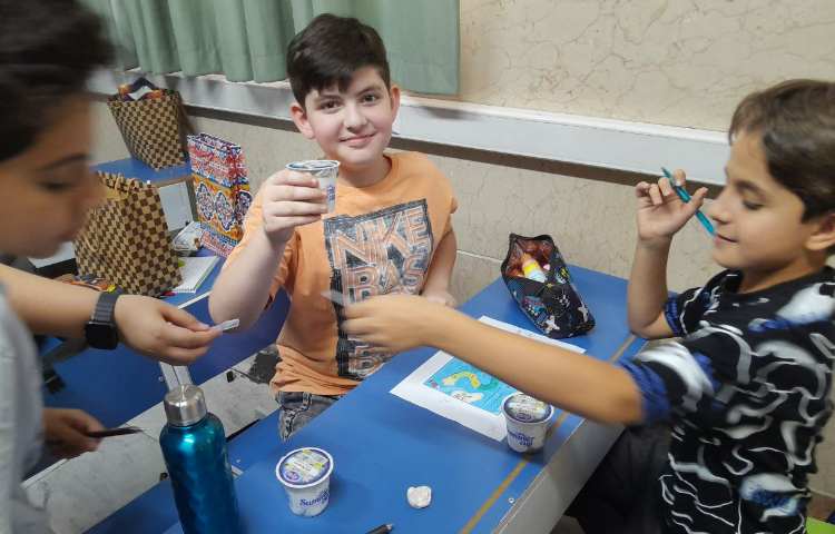 توزیع میانوعده بستنی در پایگاه تابستانی تمام پایه ها 24