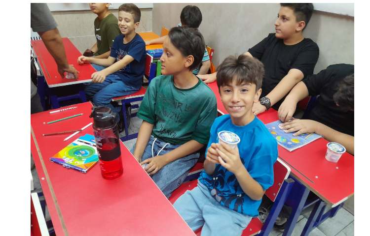 توزیع میانوعده بستنی در پایگاه تابستانی تمام پایه ها 5