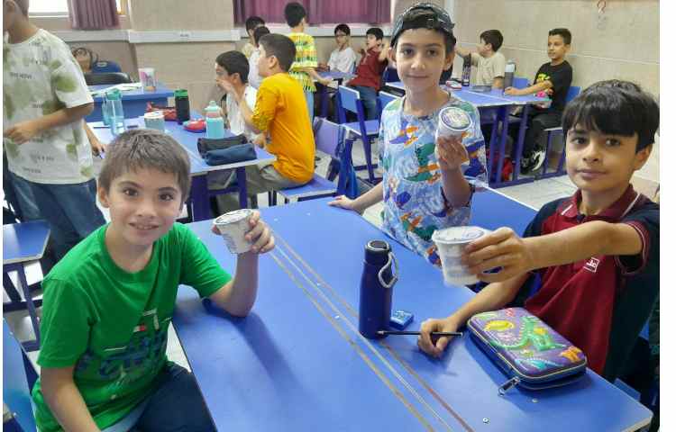 توزیع میانوعده بستنی در پایگاه تابستانی تمام پایه ها 7