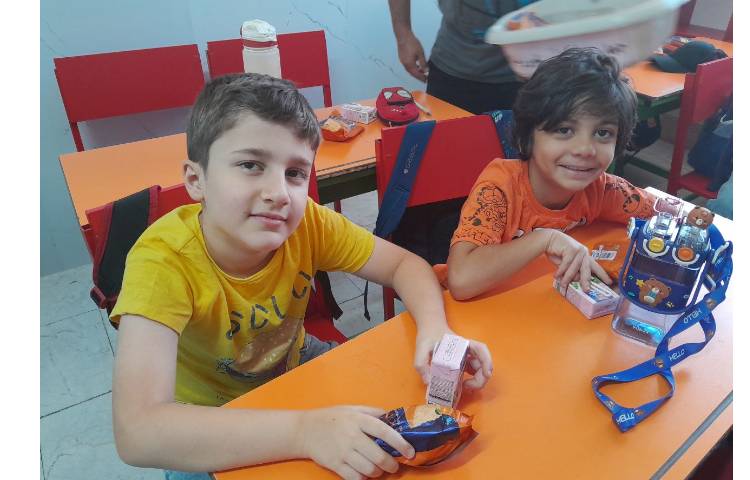 توزیع میانوعده در پایگاه تابستانه تمام کلاس ها 21