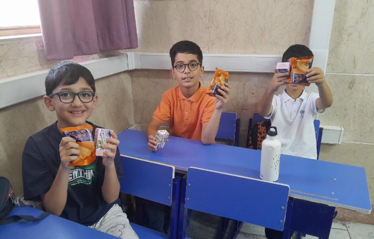 توزیع میانوعده در پایگاه تابستانه تمام کلاس ها 9