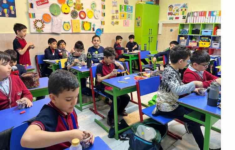 توزیع میانوعده در کلیه کلاس ها 11