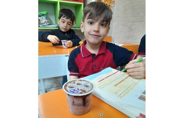 توزیع میانوعده در کلیه کلاس ها 14