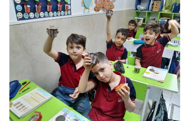 توزیع میانوعده در کلیه کلاس ها 16