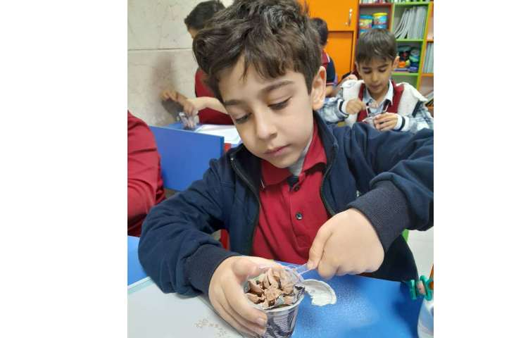 توزیع میانوعده در کلیه کلاس ها 18