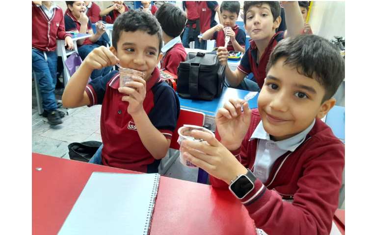 توزیع میانوعده در کلیه کلاس ها 22