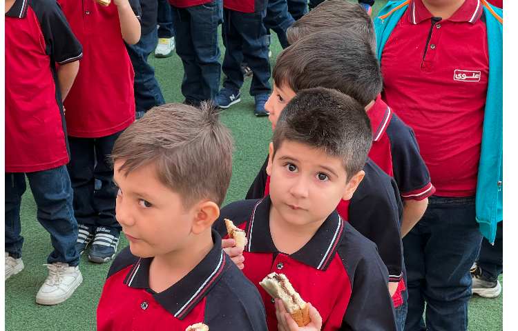 توزیع میانوعده مقوی و سالم در روز اول سال تحصیلی 16