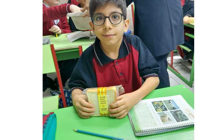 توزیع میانوعده مقوی و سالم در روز اول سال تحصیلی 2