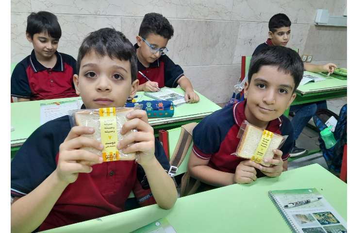 توزیع میانوعده مقوی و سالم در روز اول سال تحصیلی 5