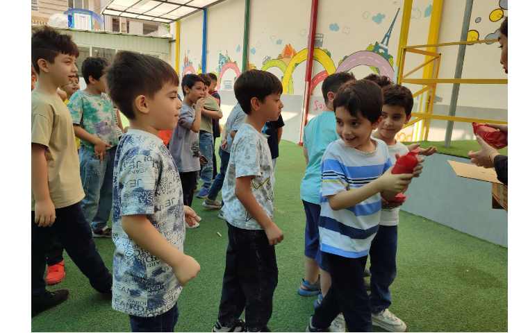 توزیع میانوعده هفته سوم پایگاه تابستانی 13