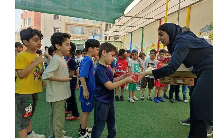 توزیع میانوعده هفته سوم پایگاه تابستانی 2