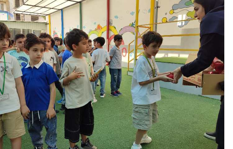 توزیع میانوعده هفته سوم پایگاه تابستانی 8