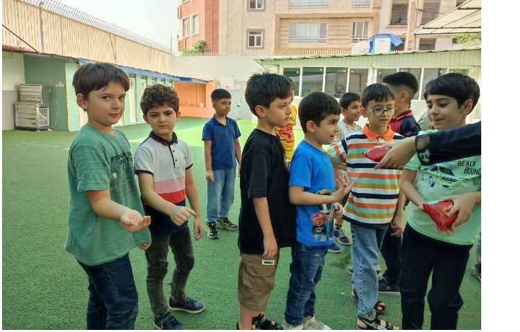 توزیع میانوعده هفته سوم پایگاه تابستانی 9