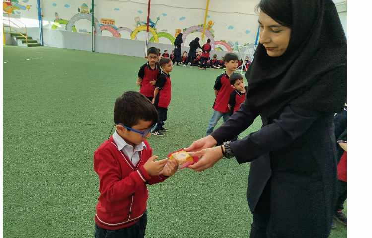 توزیع میانوعده کلیه پایه ها 16