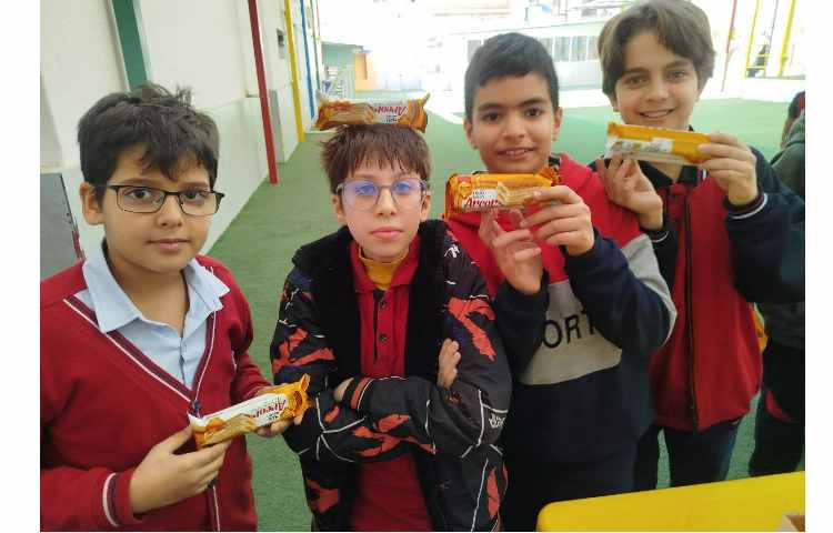 توزیع میانوعده 11