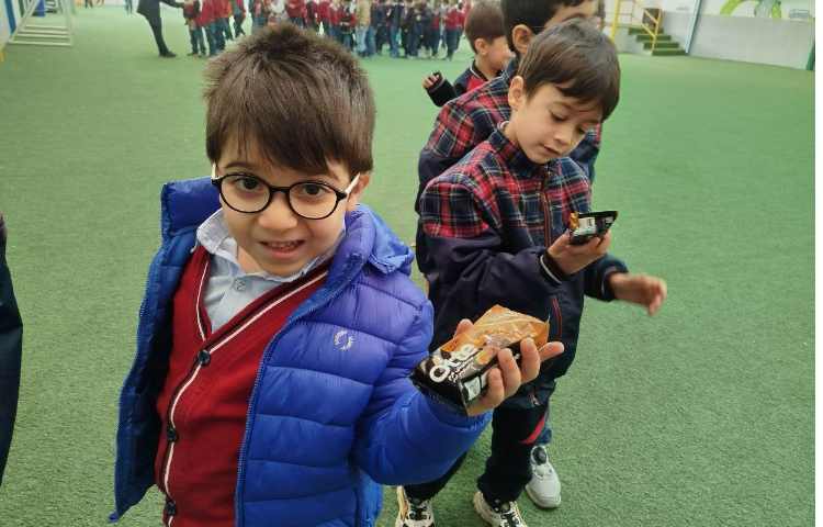 توزیع میانوعده 12