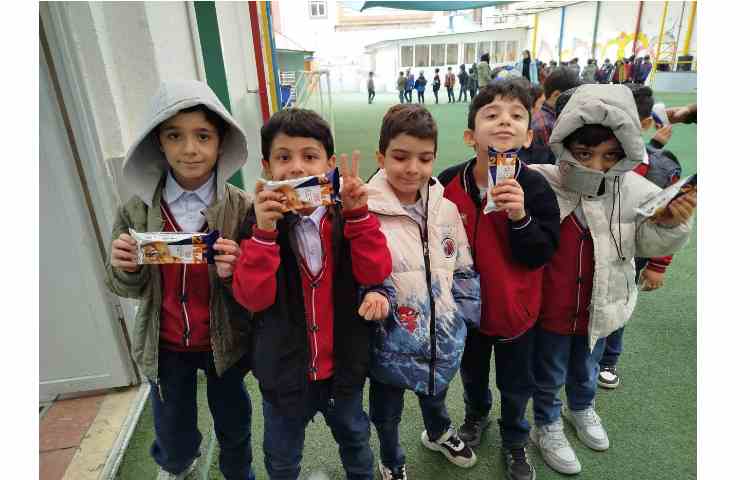 توزیع میانوعده 12