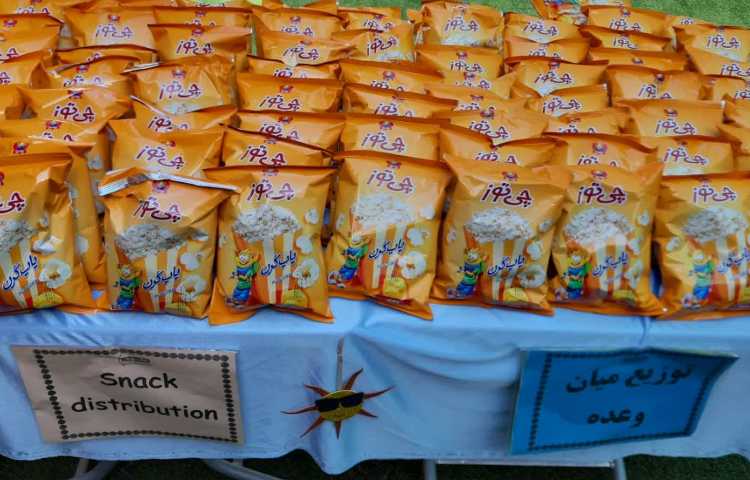 توزیع میان وعده در روز اردو