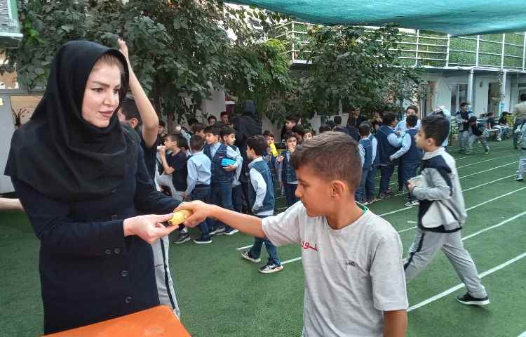 توزیع میان وعده سالم، به سلامت دانش آموزان کمک می کند 1