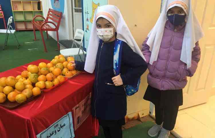 توزیع میان وعده سالم میان دانش آموزان 2