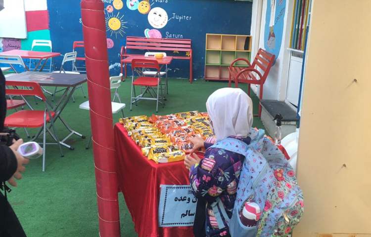 توزیع میان وعده سالم میان دانش آموزان 3