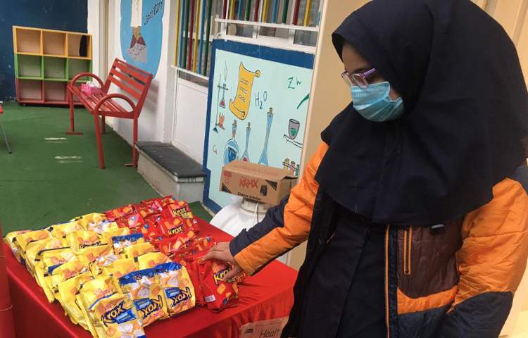 توزیع میان وعده سالم میان دانش آموزان 3