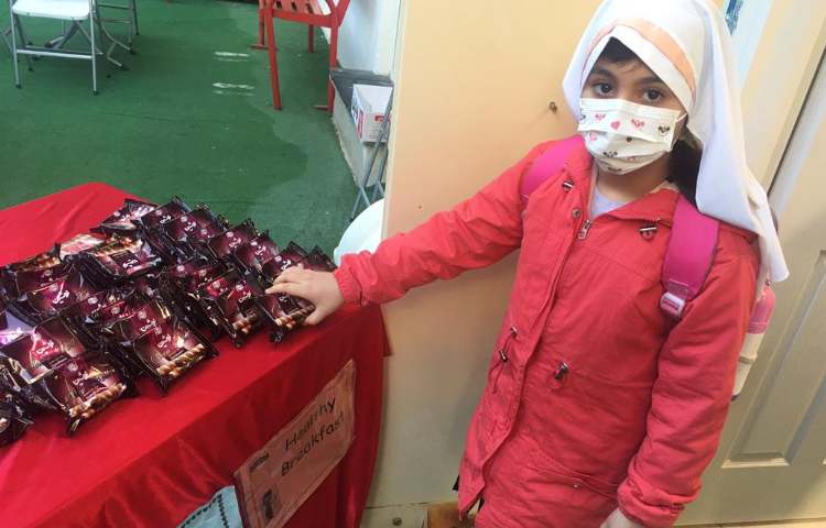 توزیع میان وعده سالم میان دانش آموزان