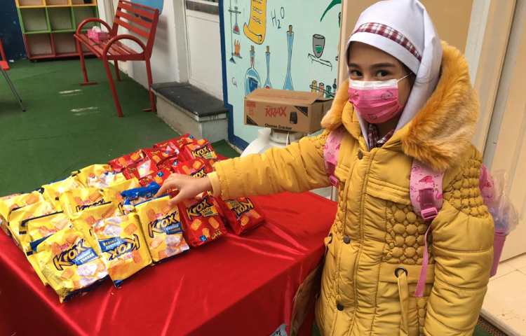 توزیع میان وعده سالم میان دانش آموزان