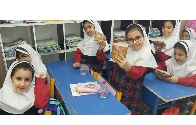 توزیع میان وعده سالم 7