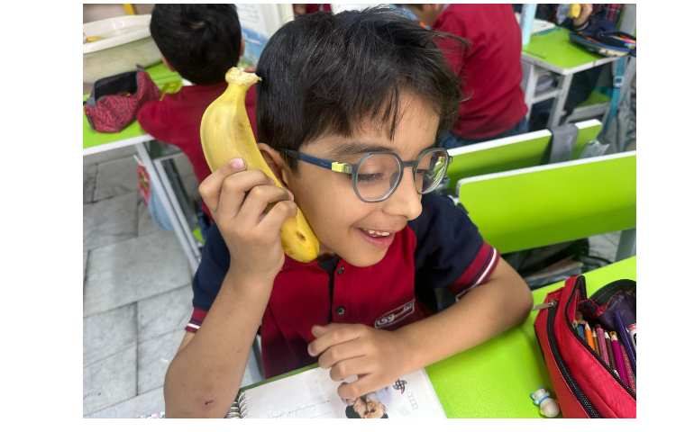 توزیع میان وعده و نهار برای کلیه کلاس ها 2