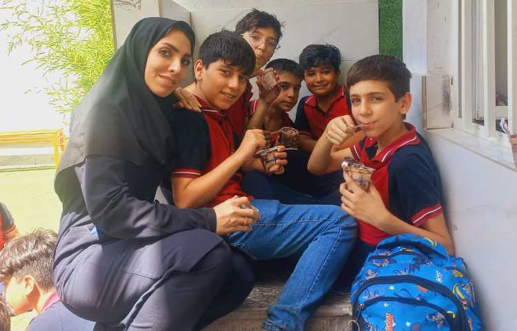 توزیع میان وعده 8