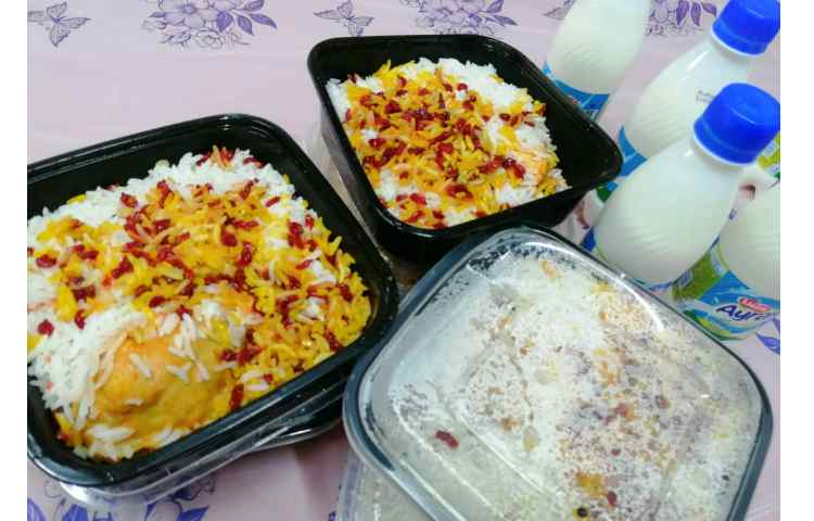 توزیع ناهار برای کلیه کلاس ها در سالن سرو غذا 10