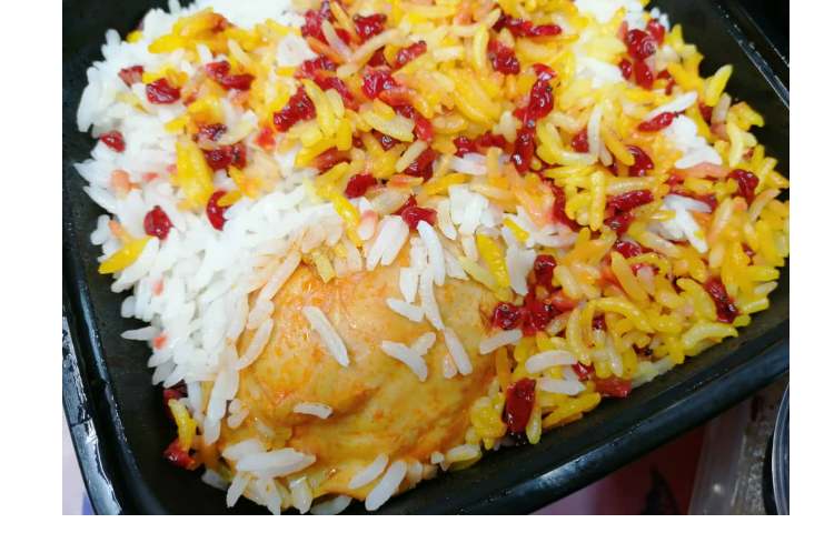 توزیع ناهار برای کلیه کلاس ها در سالن سرو غذا 9