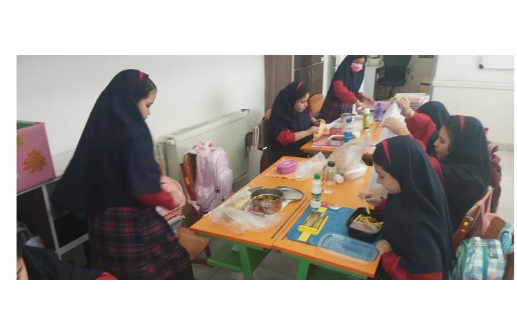 توزیع ناهار دانش آموزان 4