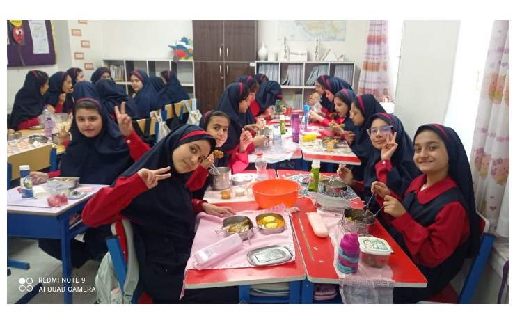 توزیع ناهار دانش آموزان 5