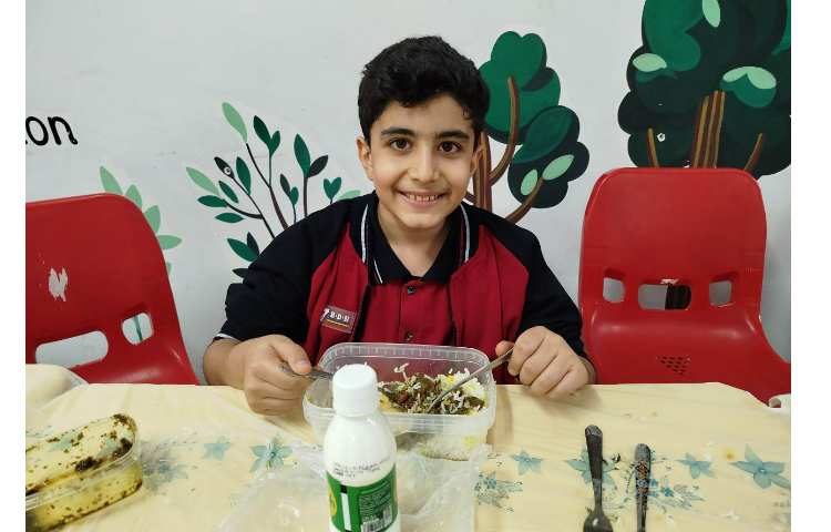 توزیع ناهار و شکر گزاری بعداز ناهار 2