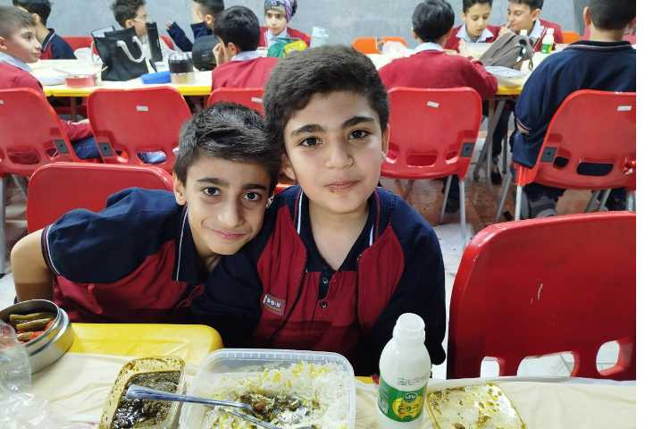 توزیع ناهار و شکر گزاری بعداز ناهار 6