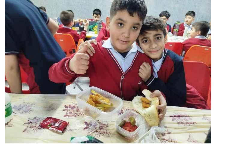 توزیع ناهار کلیه پایه ها 0