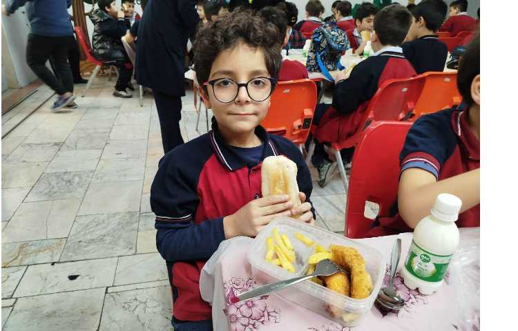 توزیع ناهار کلیه پایه ها 1