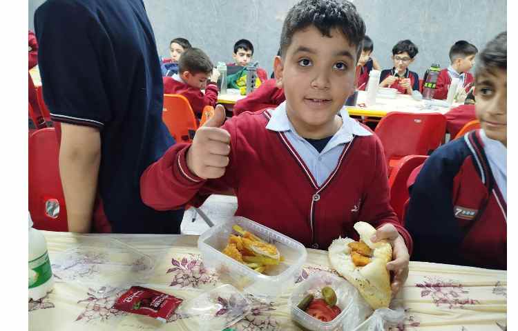 توزیع ناهار کلیه پایه ها 9