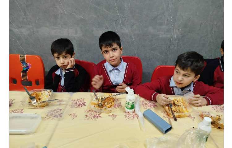 توزیع ناهار 0