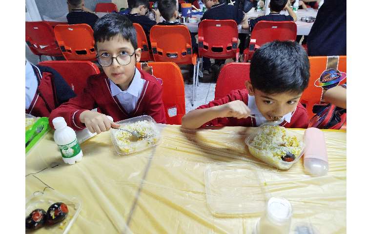 توزیع ناهار 1