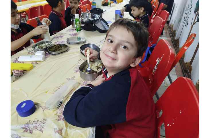 توزیع ناهار 1