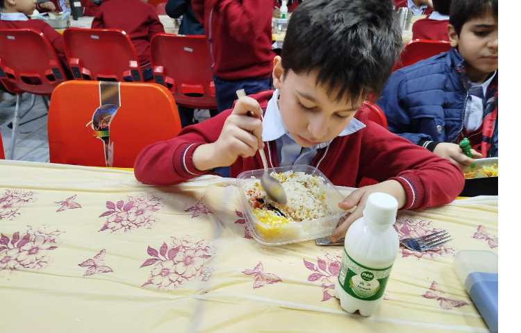 توزیع ناهار 1