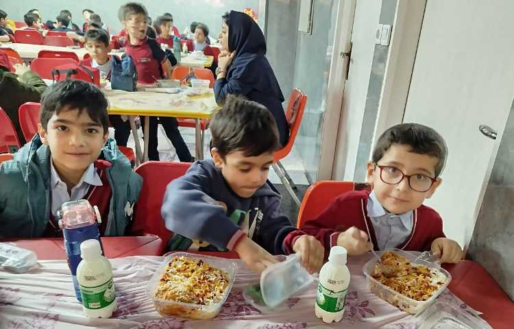 توزیع ناهار 1