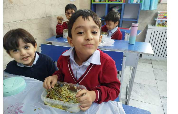 توزیع ناهار 1