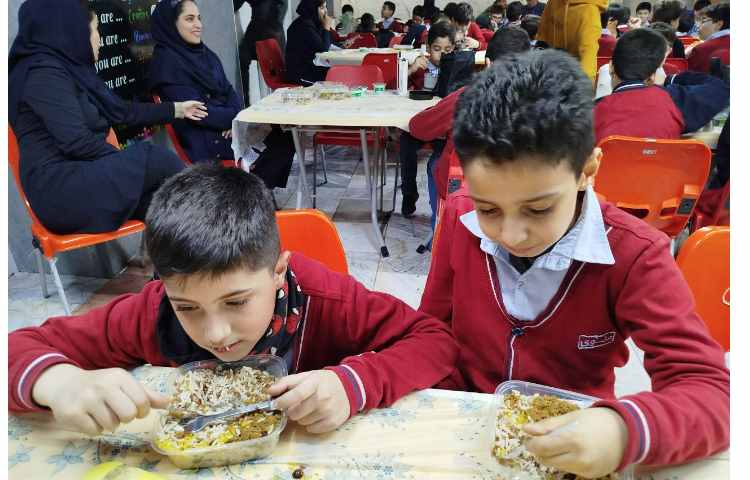 توزیع ناهار 1