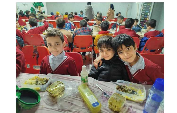 توزیع ناهار 1