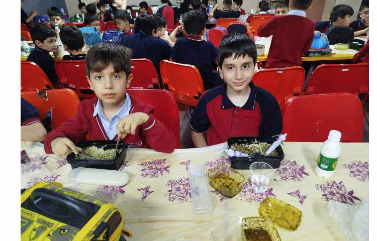 توزیع ناهار 10