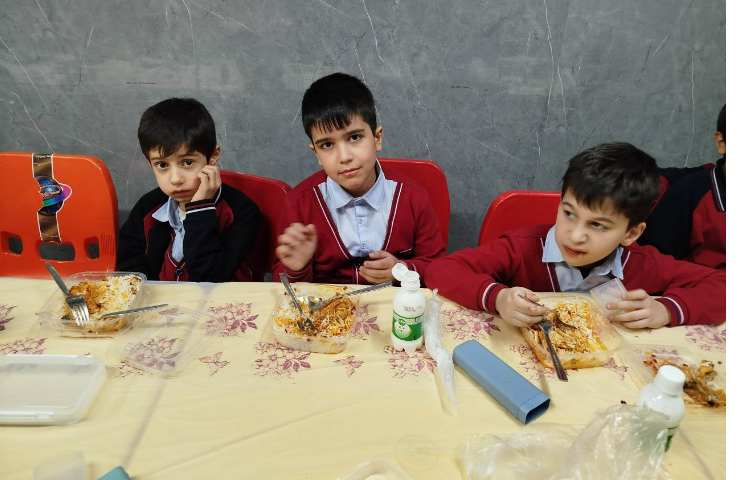 توزیع ناهار 10